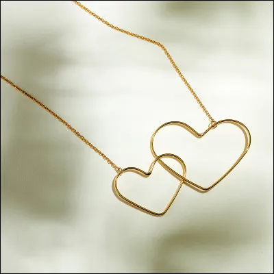 Neji est amoureux de Tenten.