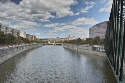 Géographie : Quel est le principal cours d'eau de la ville de Madrid ?