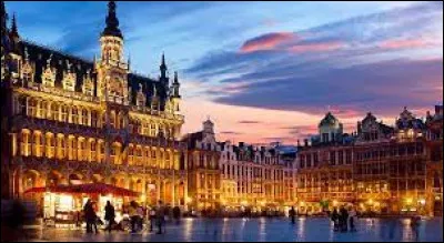 Personnalité : Quelle personnalité populaire belge a donné son nom à un tunnel de Bruxelles en mai 2022 ?