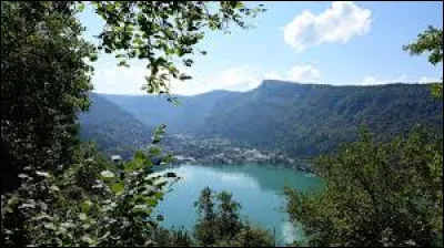Dans quel département français peut-on admirer le lac de Nantua ?