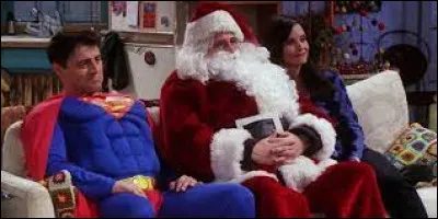 Dans quelle série apparaissent ces amis assis autour du Père Noël ?