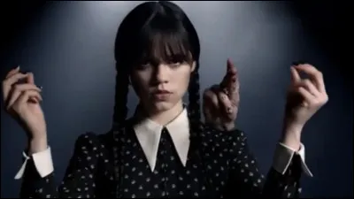 Comment Mercredi a-t-elle tué des adolescents qui ont embêté son frère ?