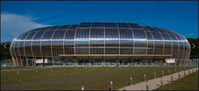 Quelle est la capacité d'accueil du Zénith de Limoges ?