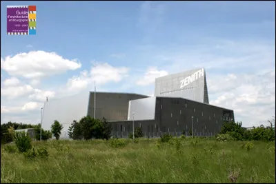 Quelle est la capacité d'accueil du Zénith de Dijon ?