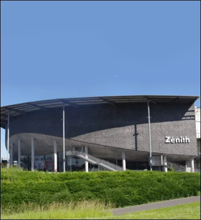 Quelle est la capacité d'accueil du Zénith de Lille ?