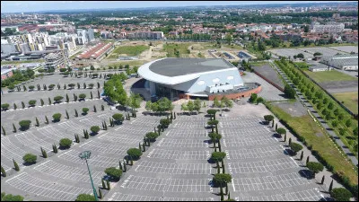 Quelle est la capacité d'accueil du Zénith de Toulouse Métropole ?