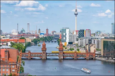Géographie : Quelle rivière traverse la ville de Berlin ?
