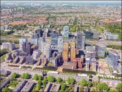 &Eacute;conomie : Lequel de ces grands groupes poss&egrave;de son si&egrave;ge &agrave; Amsterdam ?