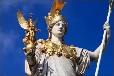 Laquelle de ces propositions n'est pas une épiclèse de la déesse Athéna ?