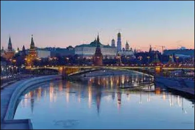 En Russie, que sont des "matriochkas" ?