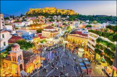 Histoire : Selon la légende, qui a fondé la ville d'Athènes ?