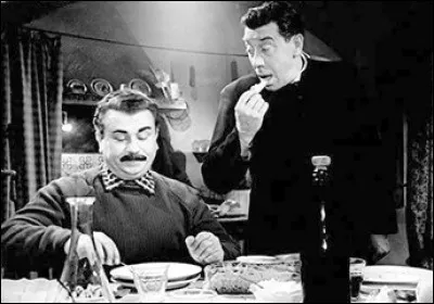 Dans ce film franco-italien, on ne boit pas que de l'eau à table. Quel est le bon titre ?