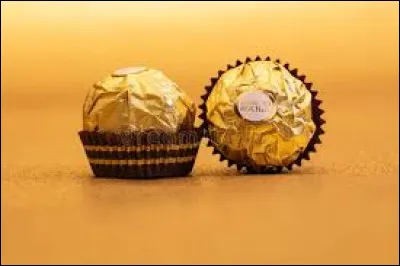 À quelle période de l'année le groupe Ferrero décident-ils de retirer de la vente leurs chocolats ?
