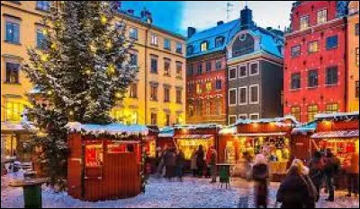 Bouclez vos ceintures, on s'en va maintenant en Suède ! Dans ce pays, le 13 décembre est un jour particulier... C'est le jour de la Sainte Lucie ! En Suède, que signifie ce jour ?