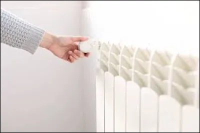 Société : À cause de la hausse du coût de l'énergie, à quelle température est-il conseillé de régler son chauffage à l'intérieur de chez soi ?