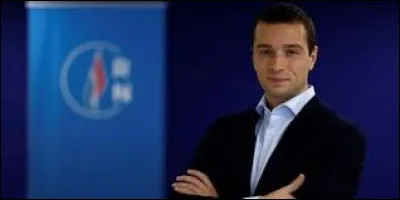 Politique : Qui succède à Marine Le Pen pour la présidence du parti RN ?