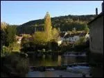 Cette ville o l'on peut visiter la maison de Pasteur, est aussi la capitale des vignobles jurassiens.