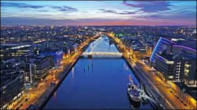 Géographie : quel fleuve traverse la ville de Dublin ?