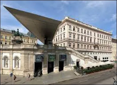 Personnalité : Quel grand écrivain est né à Vienne en 1881 ?