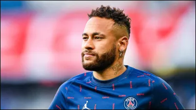 Qui est ce footballeur brésilien ?