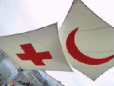 Quel emblème a été reconnu, outre le croissant rouge et la croix rouge, par les conventions de Genève le 7 décembre 2005 ?