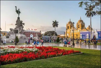 Quelle est cette ville en T, chef-lieu de la région de la Libertad et troisième ville du Pérou ?