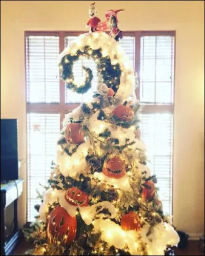 De quel film proviennent les décorations de ce sapin ?