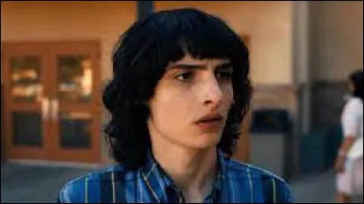 Qui dit s'être fait sauver d'un suicide grâce à des champignons hallucinogènes ?