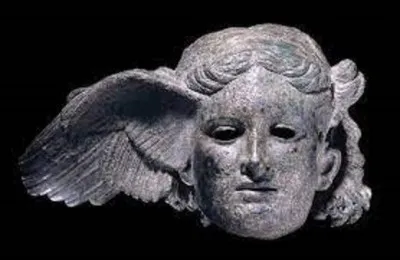 Morphée est une divinité des rêves. Sa mère est la divinité primordiale Nix. Qui est son père ?