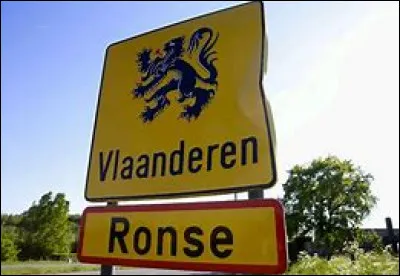 Lors de l'édition de 1963, disputée à Renaix en Belgique, quel coureur belge prive son leader Rik Van Looy d'un troisième titre sur ses terres ?