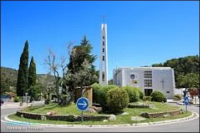 Comment appelle-t-on les habitants de Carnoux-en-Provence ?