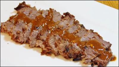 Puis tu commences à manger ta viande. Comment manges-tu ?