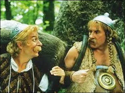 Dans quel film incarne-t-il Astérix aux côtés de Depardieu ?