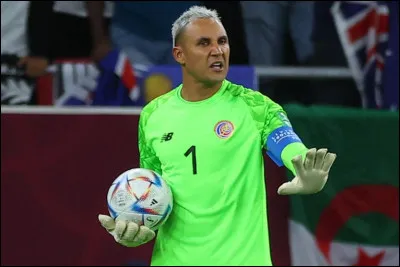 Quelle équipe termine dernière de son groupe avec le pire goal-average ?