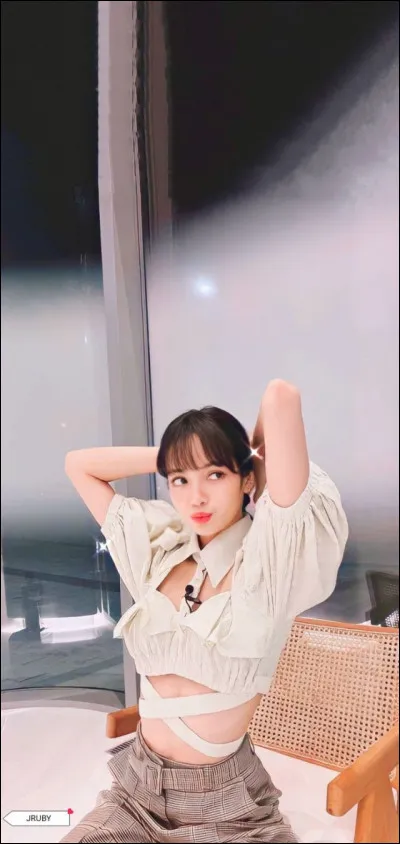 Combien de clips en solo Lisa a-t-elle faits ?