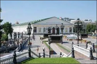 Insolite : laquelle de ces anecdotes concernant la ville de Moscou est inexacte ?