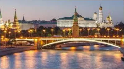 Art : laquelle de ces histoires littéraires ne se déroulent pas à Moscou ?