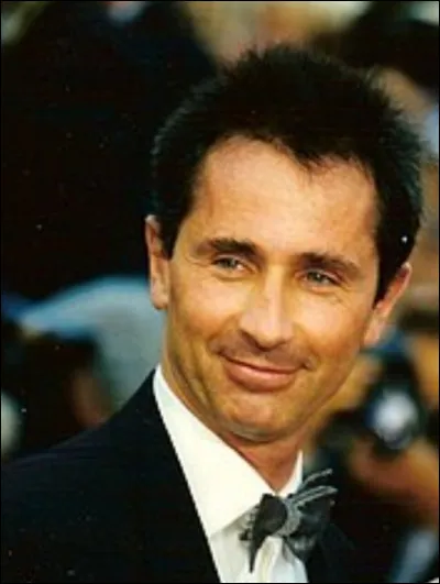 Dans "Le Dîner de cons" (1998), quel rôle joue Thierry Lhermitte ?