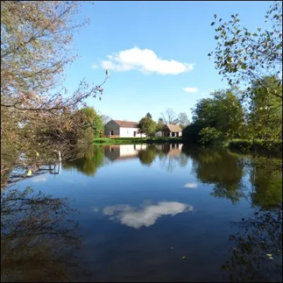 Comment appelle-t-on les habitants de Tresnay ?