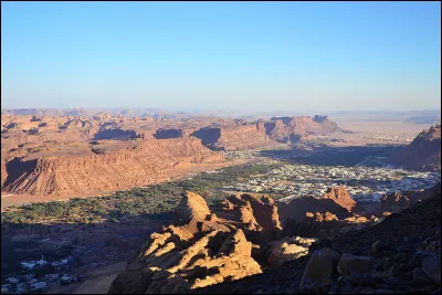 Dans quel pays se situe la cité d'Al-'Ula, une très ancienne oasis du désert d'Arabie ?