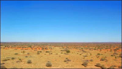 Lequel de ses déserts ne se situe pas en Australie ?