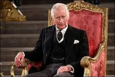 Politique : 
À quel âge le prince Charles devient-il Charles III, roi des Anglais, le 8 septembre 2022 ?