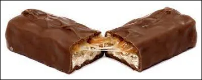 Barre au chocolat au lait, la plus vendue de tous les temps, à base de confiserie et de caramel, avec des cacahuètes grillées, c'est...