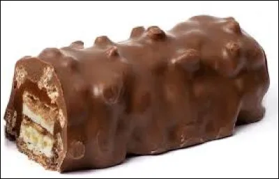 Barre à base de gaufrette fourrée d'un nappage caramélisé, céréales croustillantes, enrobée de chocolat au lait, c'est...