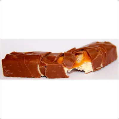 Barre aux noisettes entières, produite par Nestlé, et son enrobage au chocolat au lait, c'est...