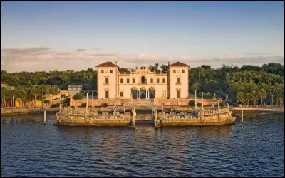 Lieu d'exception : Comment s'appelle cette villa d'inspiration italienne que l'on peut visiter à Coconut Grove ?