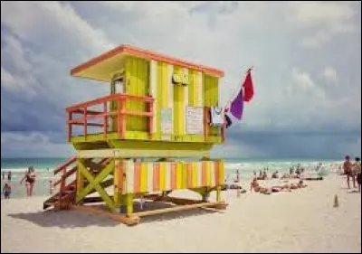 Géographie : Quel phénomène météo est souvent associé à la ville de Miami ?