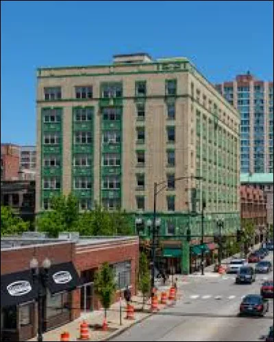 Histoire : Quel gangster très connu était le parrain de la pègre de Chicago pendant la prohibition ?