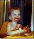 Surveiller votre enfant, surtout quand il mange cette p�te chocolat�e � la noisette, que l'on conna�t sous le nom de...