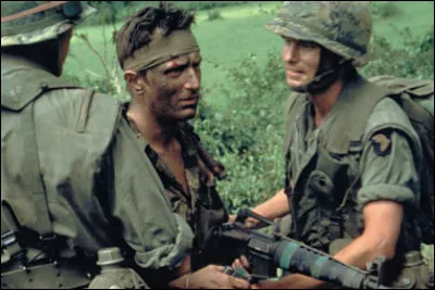 Quelle guerre sert de toile de fond au film de Michael Cimino "Voyage au bout de l'enfer", sorti en 1978  ?